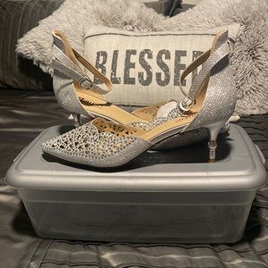 Cleaning out my closet can’t fit all of those shoes my closet.